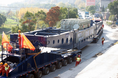 橋式液壓板（租用）
運輸貨物種類：大型集重貨物，如變壓器