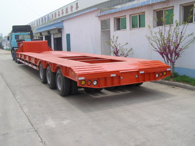 低平板掛車（自有）
運輸類型：高度4.2米以內超高貨物
